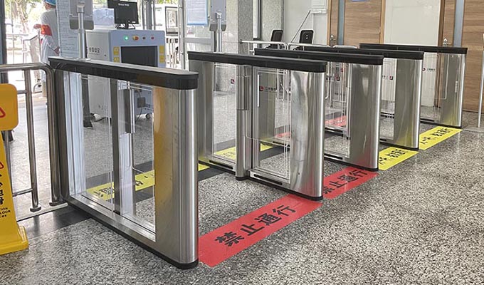 בית החולים המרכזי של גואנגג'ואו פאניו - סורק תעודות קוביד דיגיטלי מותקן בשער המהירות
